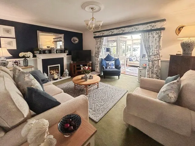 Suffolk Close, Wednesfield, WV11, photo 3
