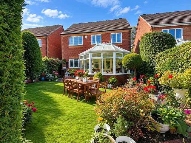 Suffolk Close, Wednesfield, WV11, photo 2