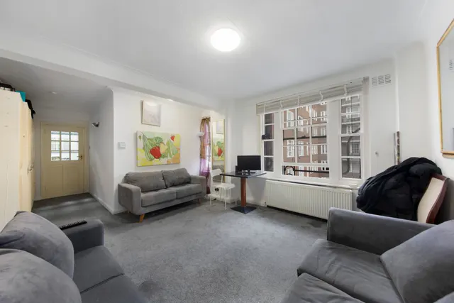 Edgware Road, W2, photo 1