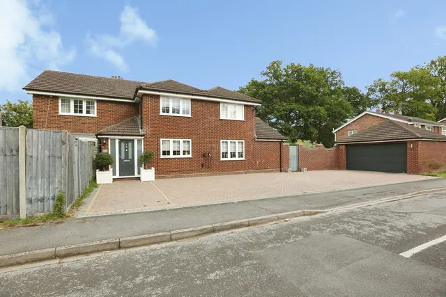 Neilson Close, Chandler's Ford, SO53, photo 1