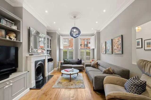 Dinsmore Road, London, SW12 9PT, photo 1