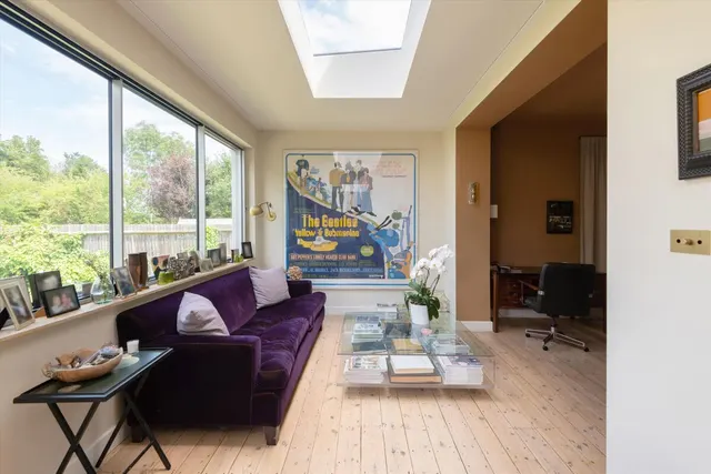 Sidmouth Road, London, NW2, photo 1