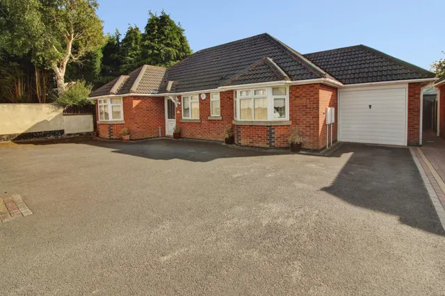 Heather Mews, Cannock, WS12, photo 1