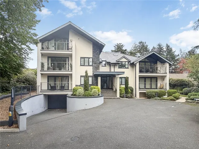 New Road, Ferndown, BH22, photo 1