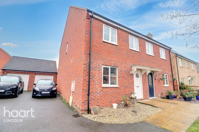 Rosemary Drive, Witham St Hughs, LN6, photo 1