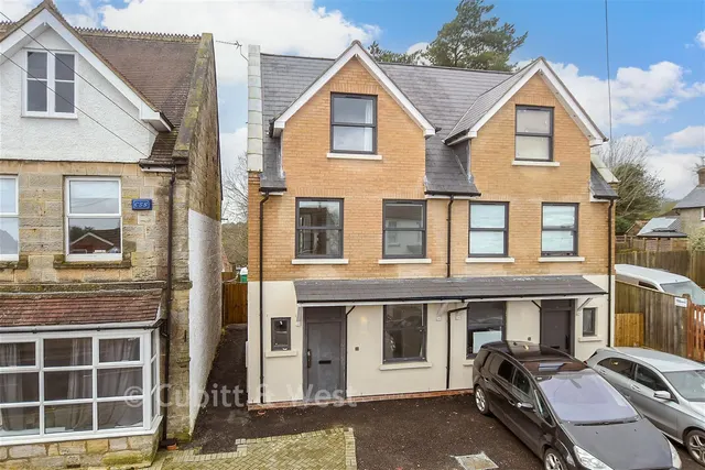 Whitehill Road, Crowborough, TN6, photo 1