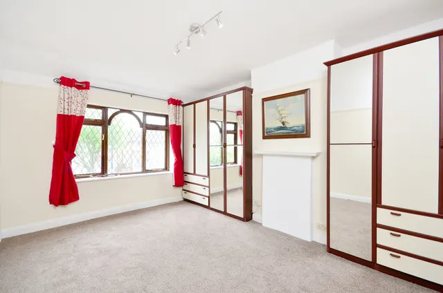 10 Wyresdale Crescent, Greenford, photo 1