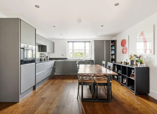 Photo 3 — Hamilton Terrace, St John's Wood, NW8