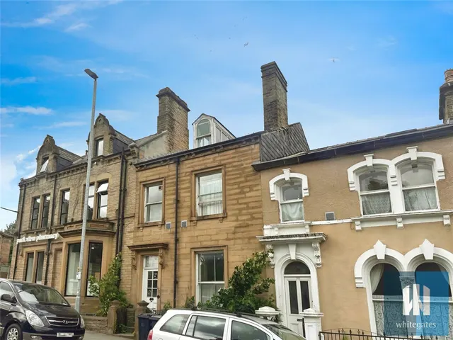 Trinity Street, Huddersfield, HD1, photo 1