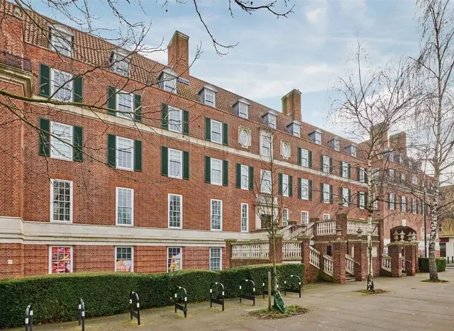 Clapham Common South Side, Clapham, SW4, photo 1