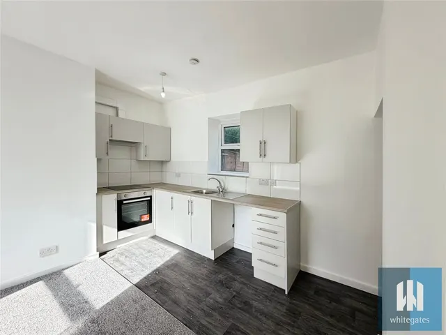 Leeds Road, Bradley, HD2, photo 2