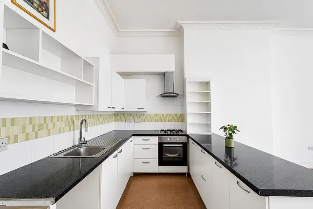 Pevensey Road, St Leonards-On-Sea, photo 3