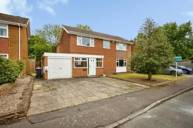 Cropwell Gardens, Nottingham, NG12, photo 1