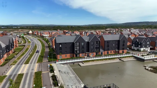 Kingsbrook Basin, Broughton, Aylesbury, HP22 7EP, photo 1