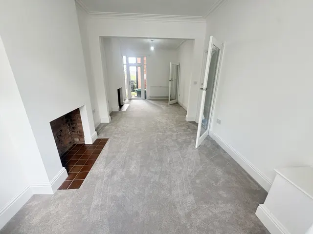 Barclay Road, Bearwood, B67, photo 3