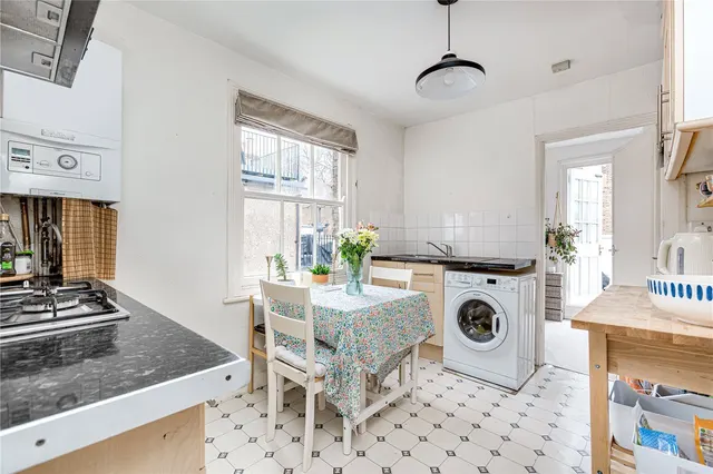 Ingelow Road, London, SW8, photo 2
