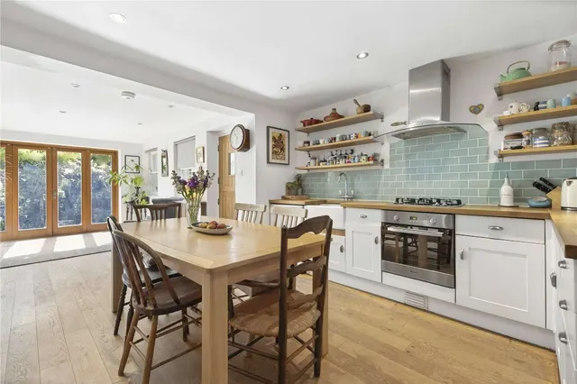 Photo 2 — Vale Road, Southborough, Tunbridge Wells, Kent, TN4 0QJ