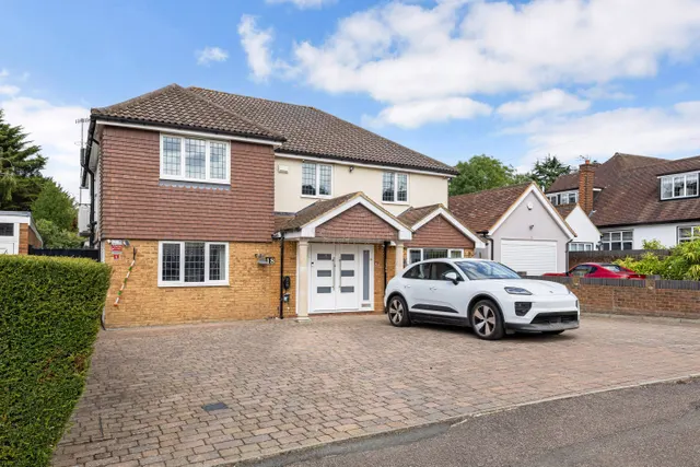 Heathfield Road, Bushey, WD23, photo 1