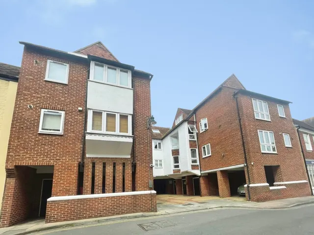 Stour Court, Canterbury, photo 1
