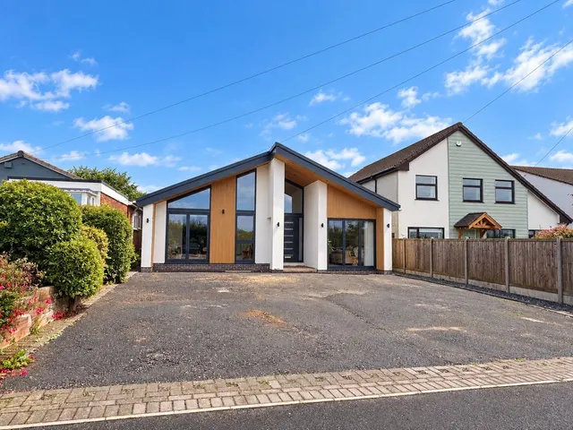 Park Gate Road, Rugeley, WS15, photo 1