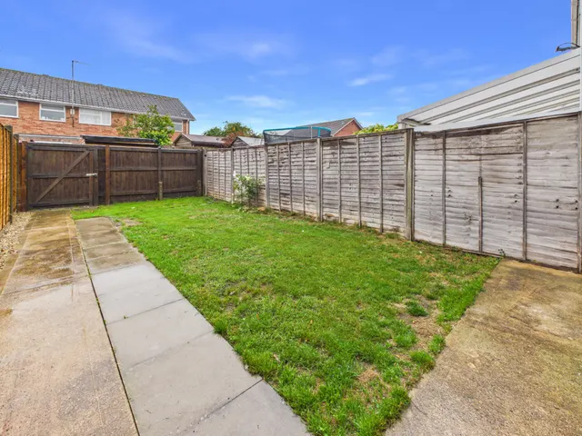 Atherstone Close, Cheltenham, GL51, photo 3