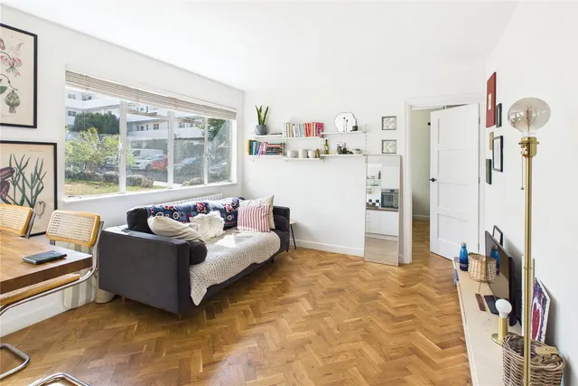 Streatham Hill, London, SW2, photo 1