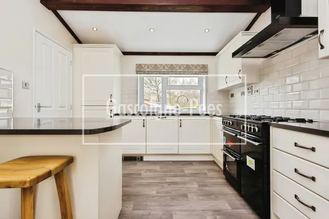 Portsmouth Road, Thursley, GU8, photo 3