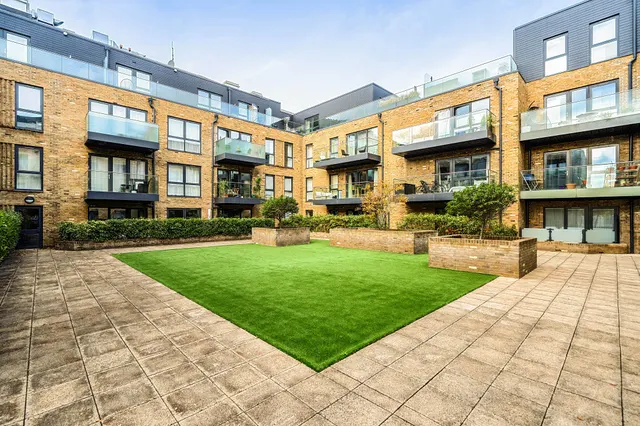 Isleworth, TW7, photo 1