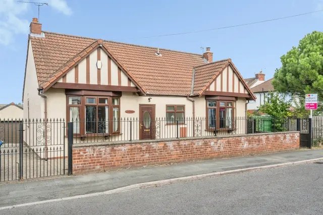 Tennyson Avenue, Mexborough, photo 1