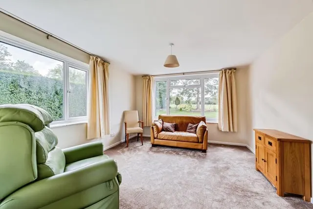 Hatt Common, East Woodhay, RG20, photo 3