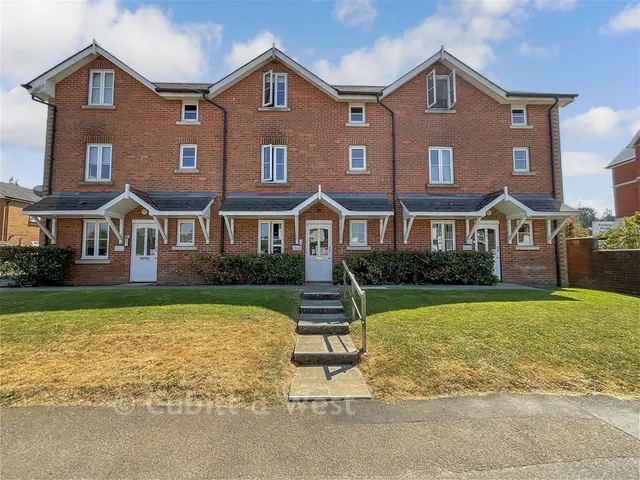 Framfield Road, Uckfield, TN22, photo 1