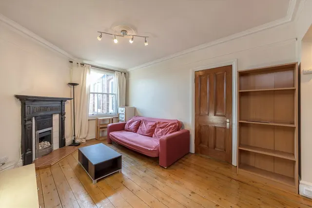 Goldhawk Road, W12, photo 2