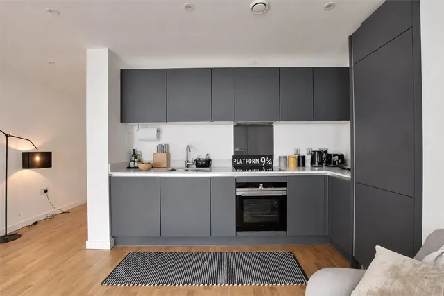 Photo 2 — 14 Hawthorne Crescent, Greenwich, London, SE10
