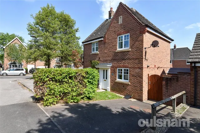 Photo 2 — Brandwood Crescent, Birmingham, West Midlands, B30 3PZ