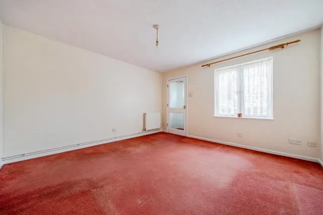 Flaxfield Court, Basingstoke, RG21, photo 2