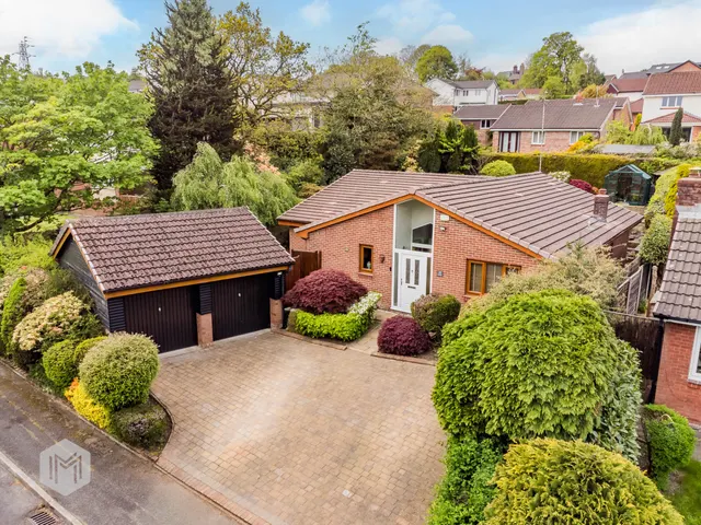 Grange Park Road, Bromley Cross, Bolton, BL7 9YA, photo 1