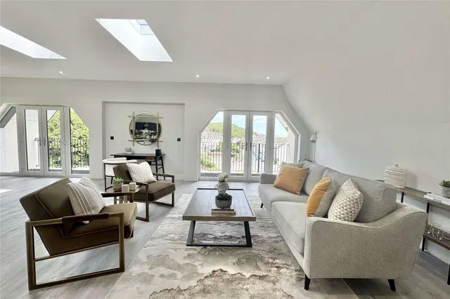 Cautley House, Seabrook Road, Hythe, Kent, CT21 5RB, photo 1