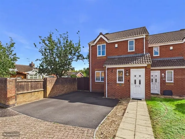 Little Normans, Longlevens, photo 1