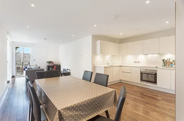 Beaufort Court, West Hampstead, NW6, photo 1