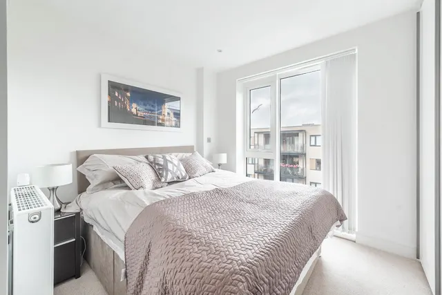 Photo 2 — Flat 14, Arrandene Apartments, Silverworks Close, London