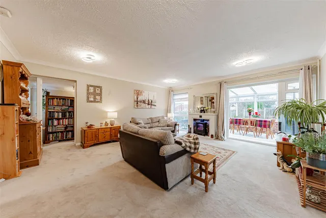 Photo 3 — Ashurst Gardens, Margate, Kent, CT9 3HW
