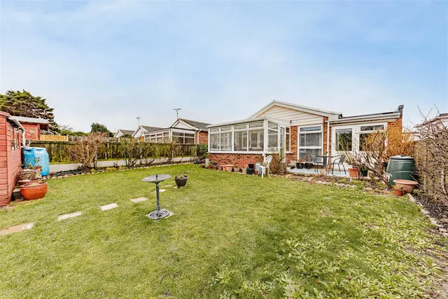 Ashurst Gardens, Margate, Kent, CT9 3HW, photo 1
