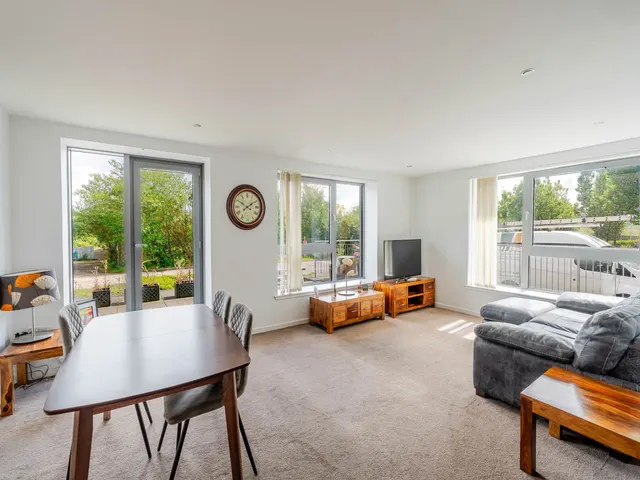 Photo 2 — Western Harbour View, Edinburgh, EH6 6PF