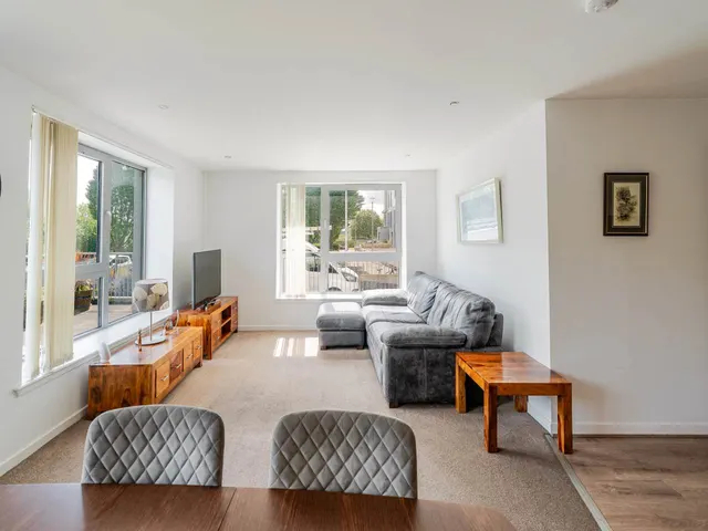 Photo 3 — Western Harbour View, Edinburgh, EH6 6PF