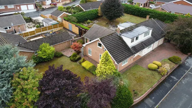 Glyn Avenue, Wrexham, LL12, photo 3