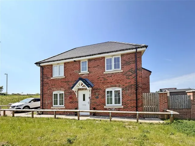 Fieldfare Avenue, Ryton, Tyne and Wear, NE40, photo 1