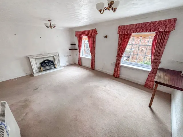 Burghfield Road, Southcote Lodge, RG30, photo 3