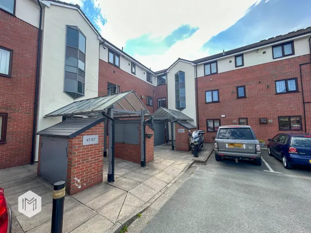 Dean Court, Bolton, BL1 2SA, photo 1