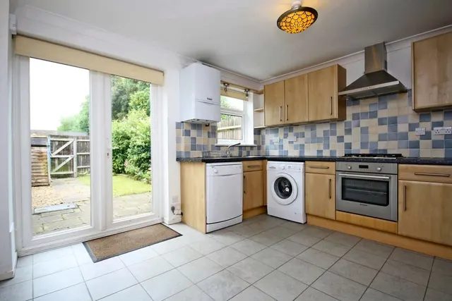 Somergate, Horsham, RH12, photo 3