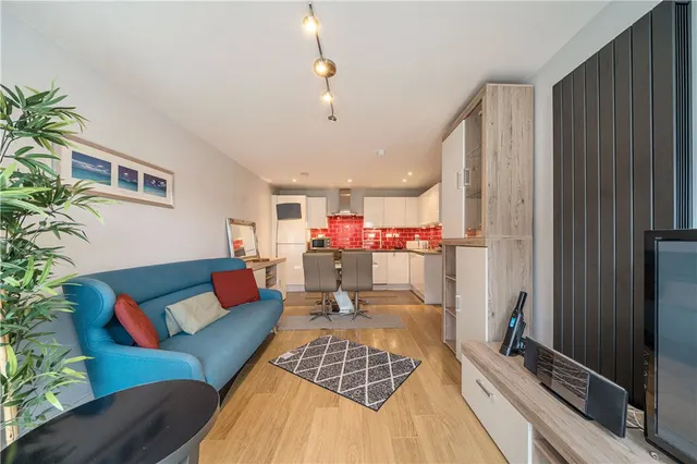Lovelace House, Ealing, W13, photo 3
